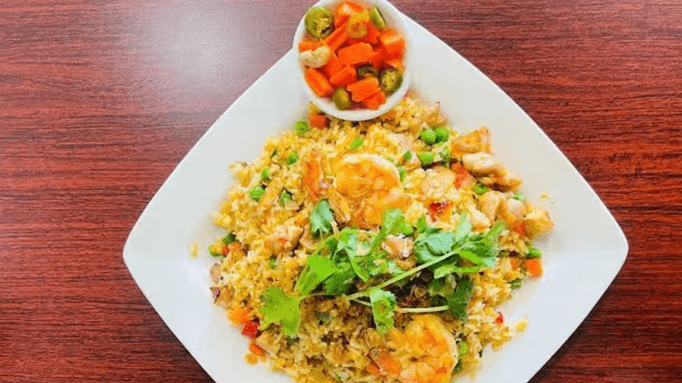 Combination Fried Rice / Com Chien Thap Cam