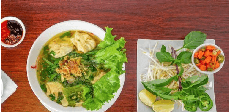 Wonton Noodle Soup / Hoanh Thanh