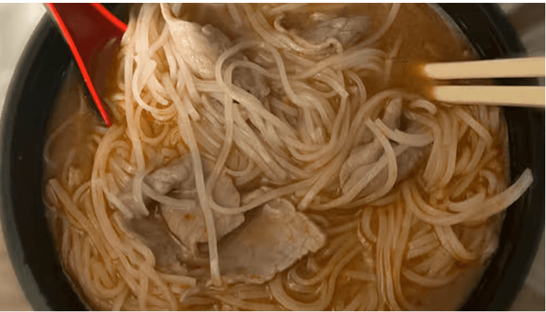 Rare Eye Round Steak Pho / Pho Tai
