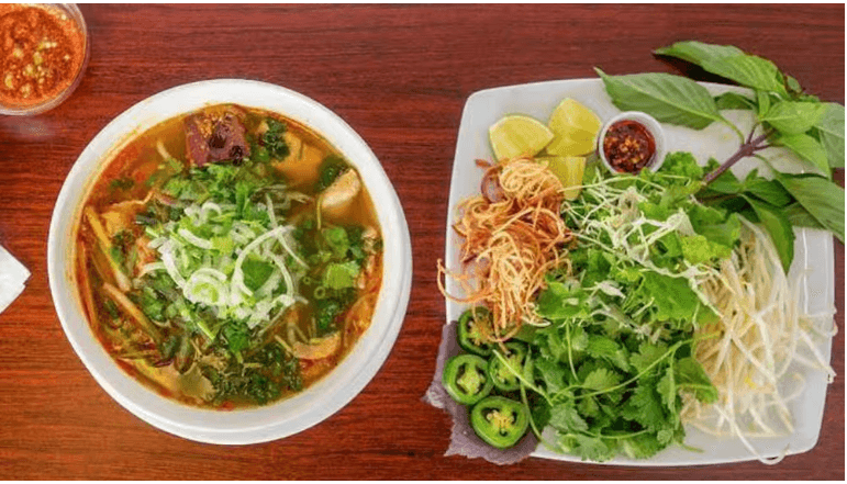Spicy Beef Noodle Soup / Bun Bo Hue